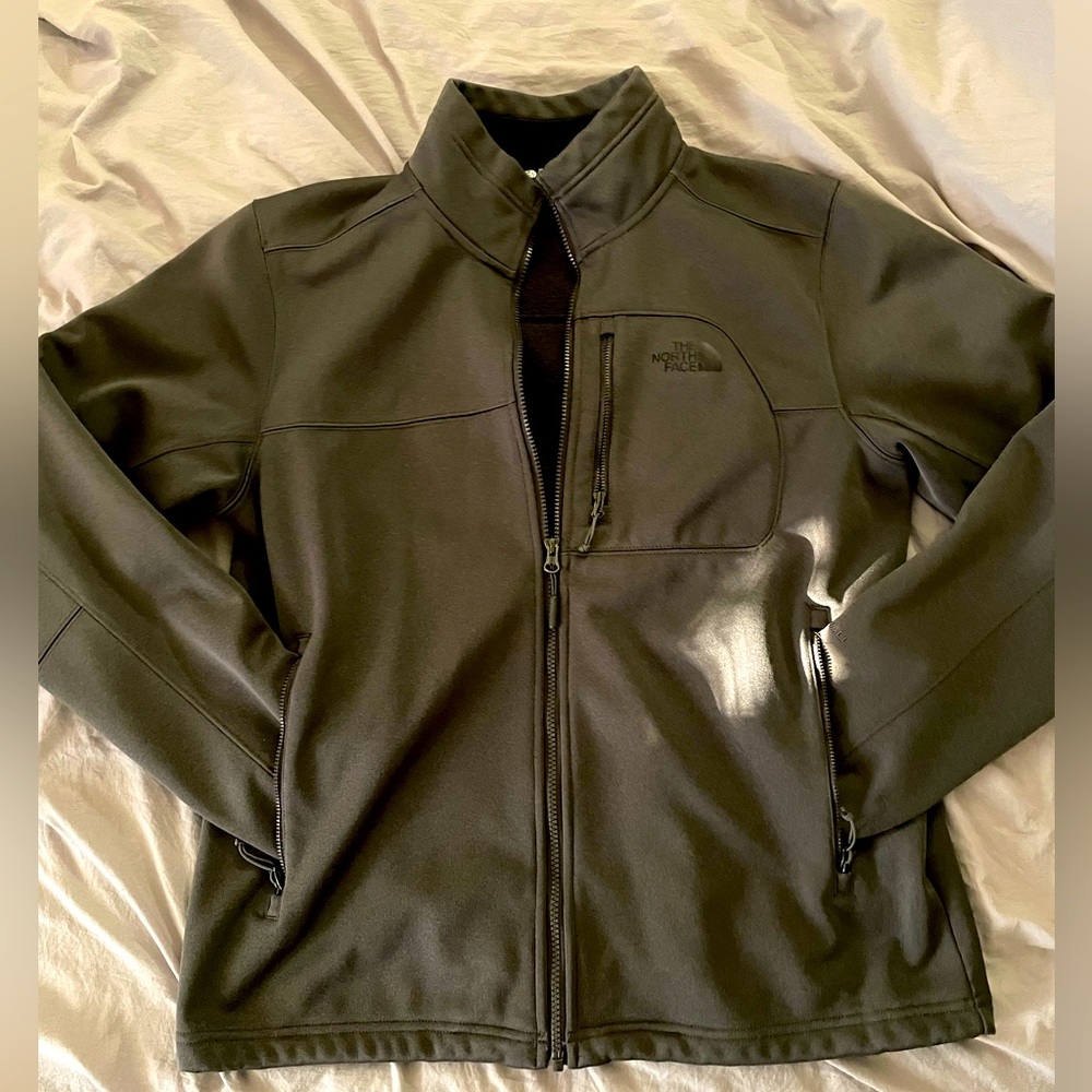 The North Face Wind Wall Zip-up jacket Size L.